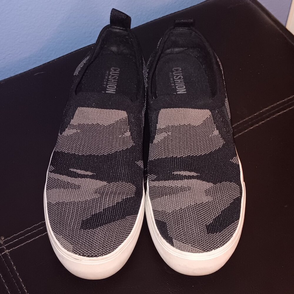 Cushionaire Camouflage Shoes, 9M
